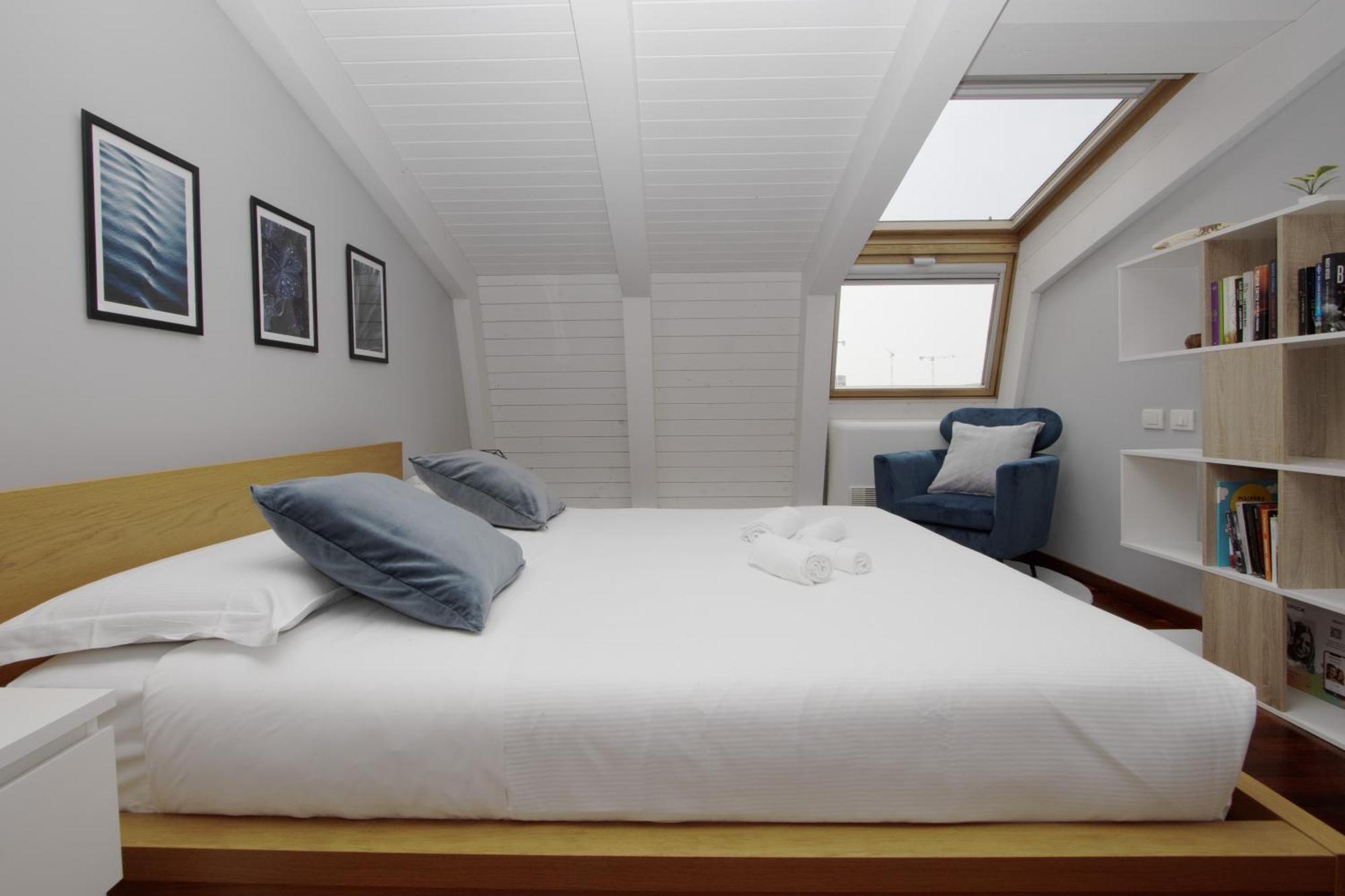 Ferienwohnung Penthouse With Patio & 2 Baths, 10 Min To Duomo Mailand Exterior foto