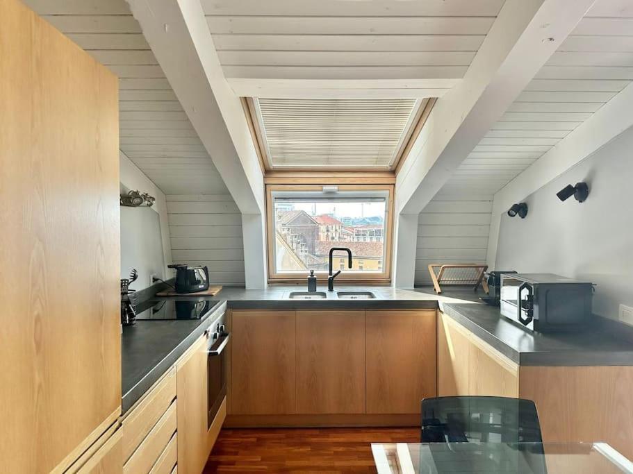 Ferienwohnung Penthouse With Patio & 2 Baths, 10 Min To Duomo Mailand Exterior foto